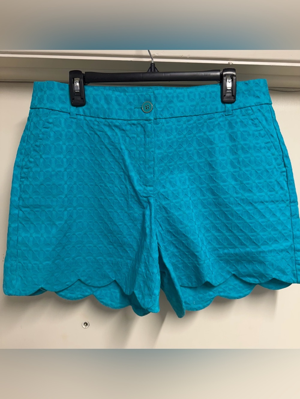 crown & ivy Shelby Teal Scalloped Hem Women's Shorts